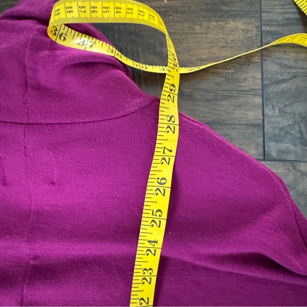Madison & Berkley Berry Oversize Turtleneck Top XS - Picture 9 of 10